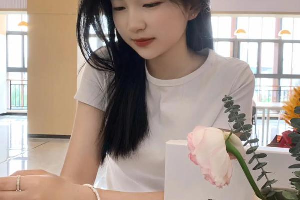 伤官格男命偏爱哪些女孩?揭秘她们的独特魅力 伤官格男命偏爱哪些女孩?揭秘她们的独特魅力