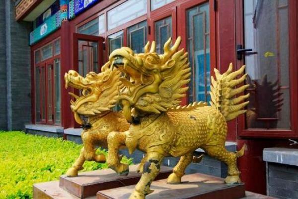 麒麟命与凤凰命：探究古代命理中的吉祥与灵性意义