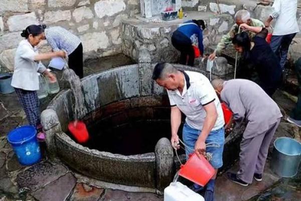 揭开男人井水命之谜：他们的命运与性格特征