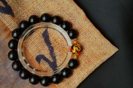 木命人适合佩戴的手串：助运增缘，提升人生运势