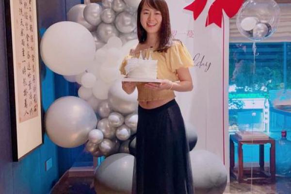 十月生日的命女：天生的魅力与智慧之光