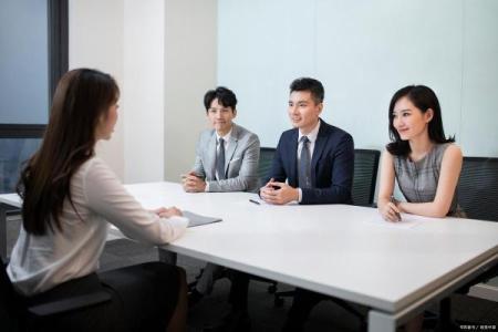 女命丁亥：适合从事的行业解析与职业发展指南