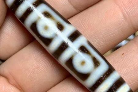 属虎火命的人适合佩戴哪种天珠？探讨其神秘力量与美丽象征