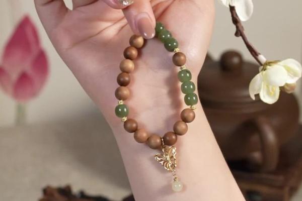女子木命脖饰推荐：增运添福，珠宝与木元素的完美结合