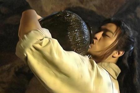 酒桌上的传奇：嗜酒如命的老大爷与他的故事