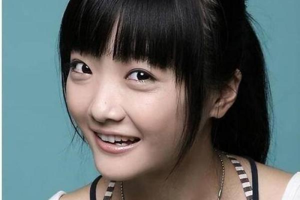 女人头尖脸小的命运解读：美丽与智慧的交织