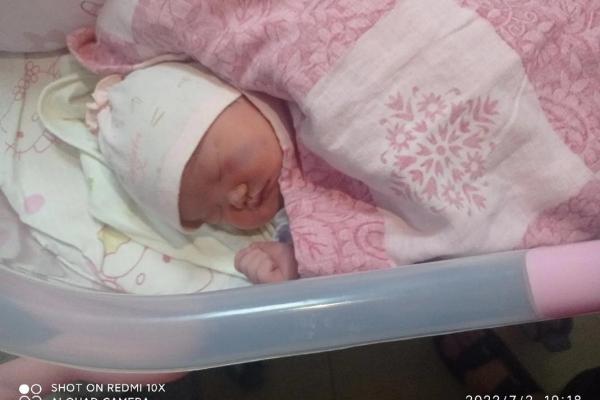 女孩出生七斤：命运的独特密码与人生的启示