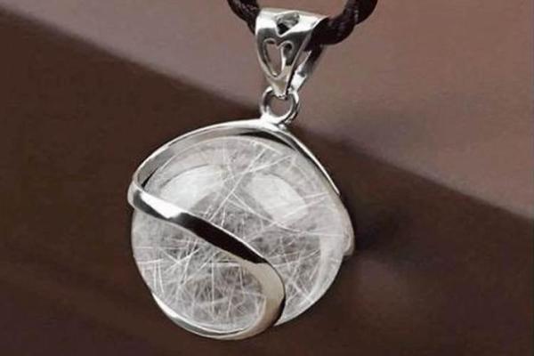 石榴木命男人佩戴什么?揭秘最佳配饰与运势提升法则 石榴木命男人佩戴什么?揭秘最佳配饰与运势提升法则