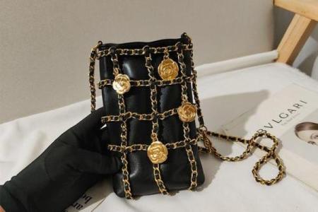 山头火命的性格与适合选用的包包推荐