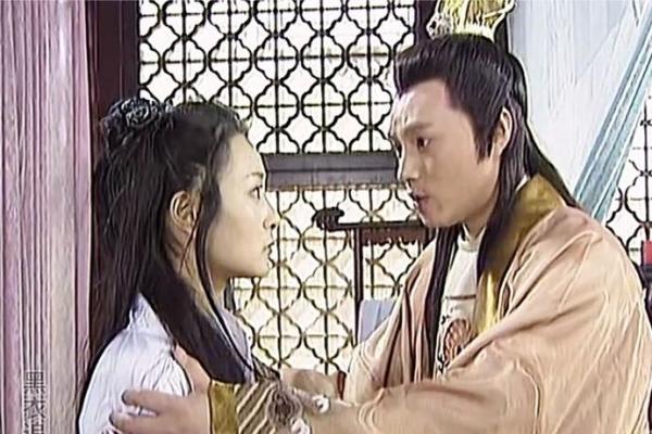 命运的旋律：穿越时空的爱恋与守护