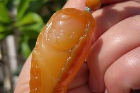 适合戴黄龙玉的命格解析：让你更好地掌握人生机会！