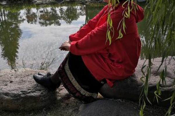 农历二月初十出生女孩命理解析：命中注定的精彩人生