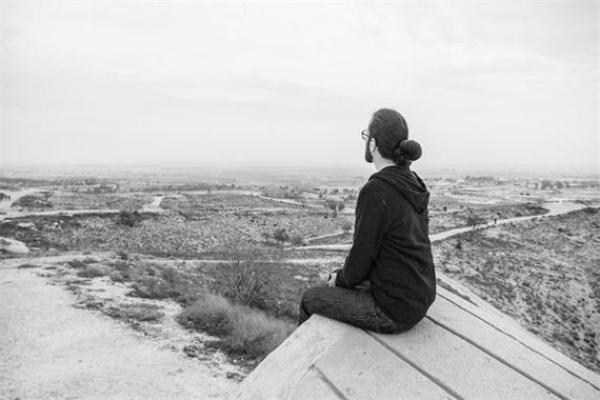 命运的孤寡之路：解密注定孤独的人命格特征