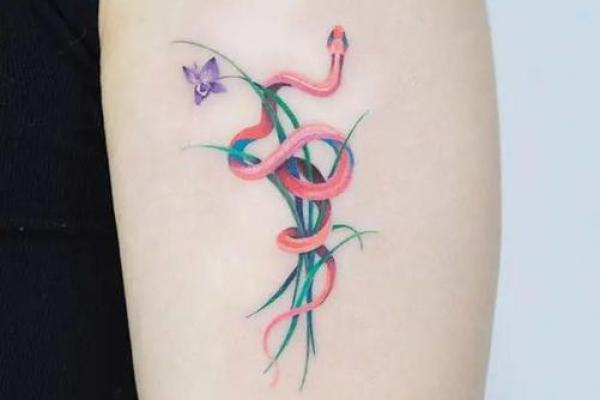 属龙火命的人生指南:选择适合自己的纹身设计 属龙火命的人生指南:选择适合自己的纹身设计