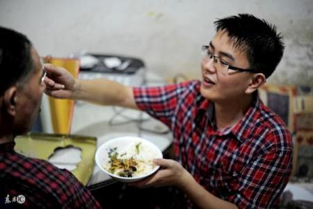 识别孝子命格：如何从命理看待亲情与责任