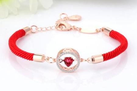 木命女性的幸运饰品：如何选择最适合的珠宝配件