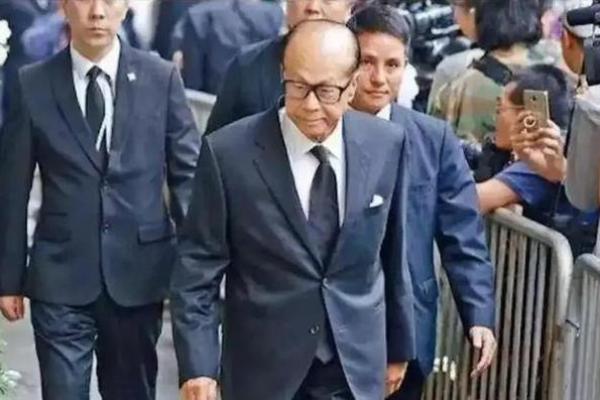 李嘉诚续命之道：财富与智慧交织的传奇人生