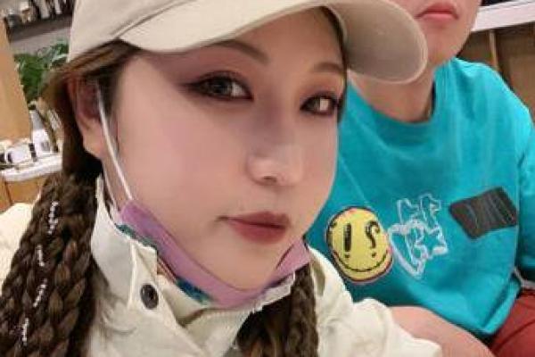 山头火命女：热情如火的命格揭秘与心灵成长