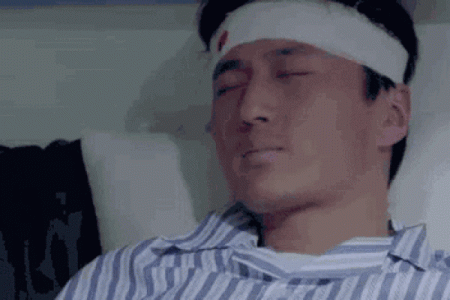 伤痕累累命悬一线：勇敢面对人生挑战的真实故事