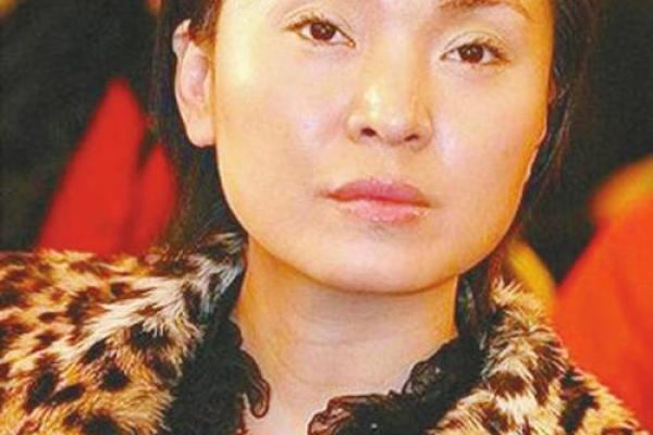 女命巨门：为何爱情之路常充满波折？