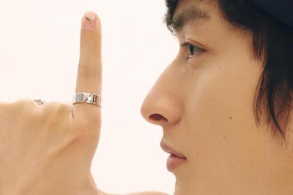 命运的交汇：一段关于爱的旋律与选择的故事