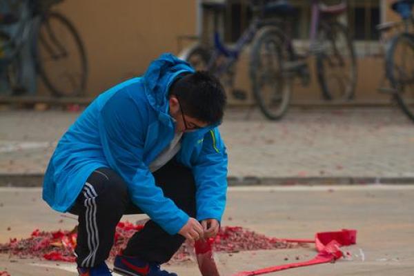 稍有不慎把命送,生活中的那些危险瞬间! 稍有不慎把命送,生活中的那些危险瞬间!