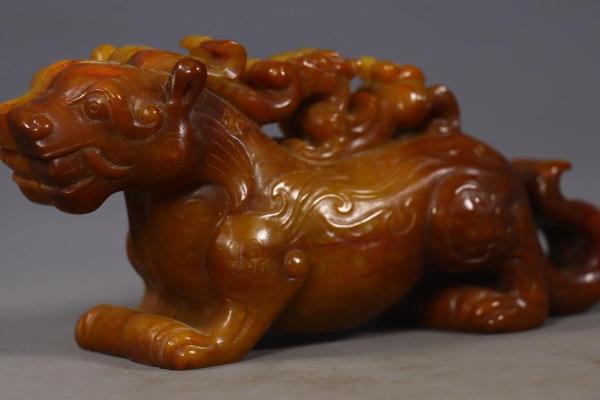 属虎火命者适合佩戴的玉器推荐与养护指南