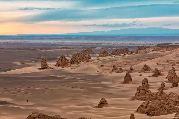 揭开男命日座枭印的神秘面纱：解析命理中的独特象征