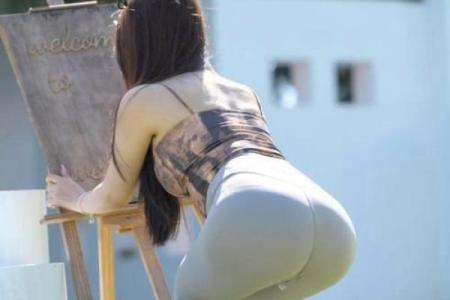 屁股没肉的女人，真的命不好？探索女性魅力与自信的真谛！