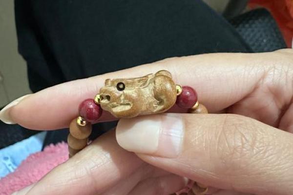 木命人士如何选择手链材质：寓意与风水的完美结合
