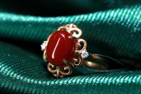 沙中土命人适合佩戴的戒指类型与推荐