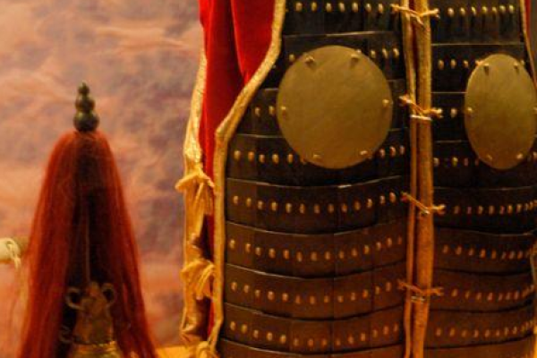 男命带盔甲的深层含义与命运解析 男命带盔甲的深层含义与命运解析