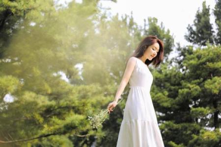 女命沐浴伤官：命理中的独特解读与情感之路