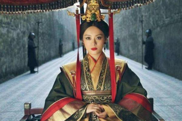 如何判断一个人是否具备皇后命格？请看这几点！