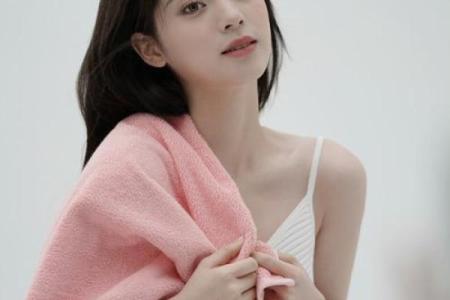 手小的女生，性格温柔、灵动与自信的象征