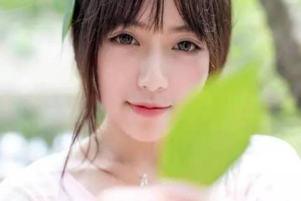 农历十五出生女孩命运解析：她们的吉祥与挑战