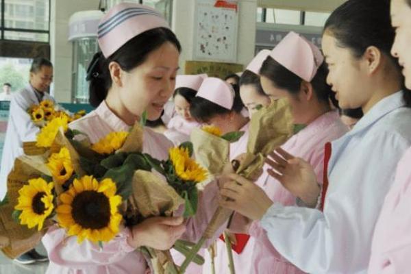 娶护士为妻的命格解析：为何她们是理想伴侣？