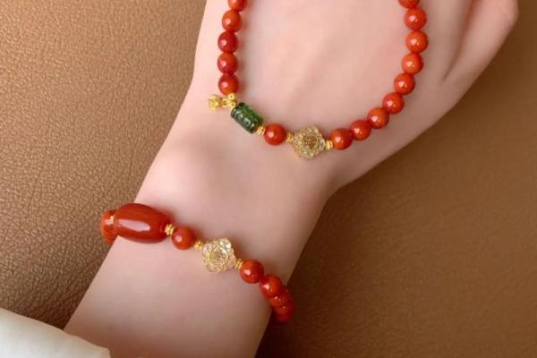 蛇命女与哪些命最配？解析最佳缘分与爱情搭配