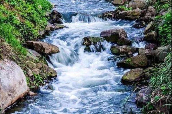 山涧之水,润泽人生:如何找到最适合的命理搭配 山涧之水,润泽人生:如何找到最适合的命理搭配