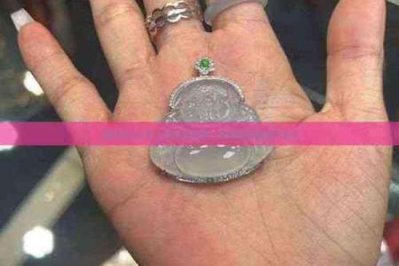 火命属相佩戴首饰指南：命理与美的完美结合