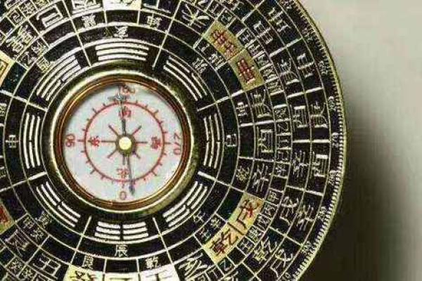 女性属鸡的命格解析:揭示她们的命运与人生轨迹 女性属鸡的命格解析:揭示她们的命运与人生轨迹