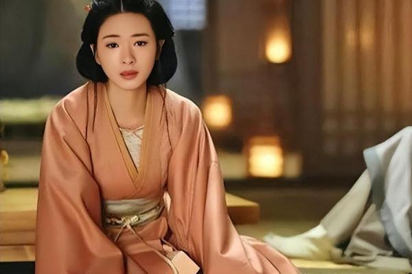 什么是三妻四妾命格?了解其背后的文化与命理意义 什么是三妻四妾命格?了解其背后的文化与命理意义