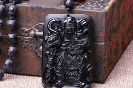 穿戴关公项链的命格：如何选择最适合自己的护身符？