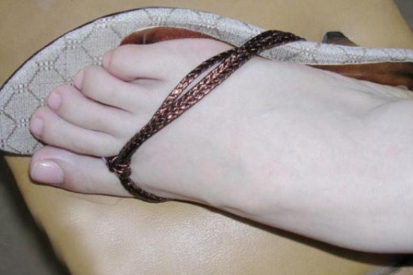 脚相学:揭示富贵命的女人脚型特征 脚相学:揭示富贵命的女人脚型特征