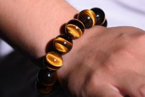 木命女性如何选择首饰:让你的气质更添魅力 木命女性如何选择首饰:让你的气质更添魅力