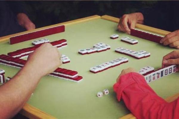 揭示赌徒命格：从八字看命运的背影与选择