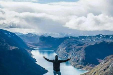 女五两五钱命运解析：无畏挑战，勇攀人生高峰