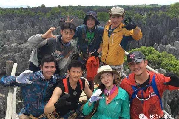 《稻草人续命：寻找生命与希望的奇幻冒险》