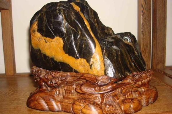 桑柘木命安葬方位解析：如何选择最佳埋葬地点？