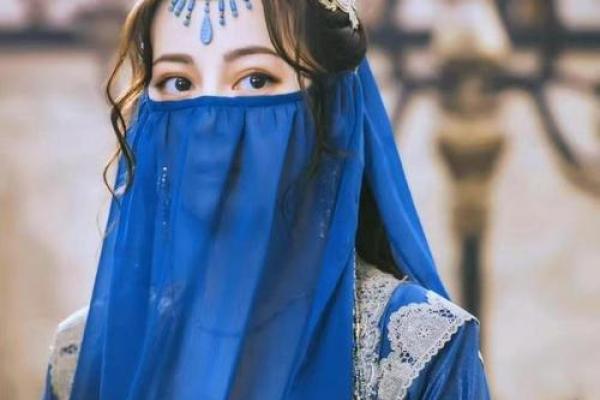 热巴面相解析：揭示她的五行命理与人生轨迹